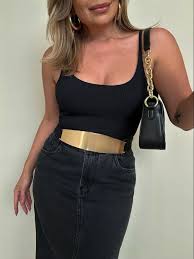Descubra a Versatilidade: Como Transformar a Moda com Regata Feminina, Regata Cropped Canelada e Regata de Couro Feminina