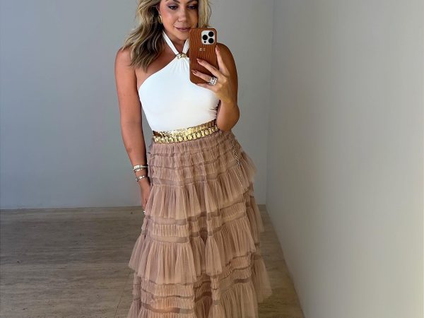O Poder dos Detalhes: Top Estampado, Saia Midi Tule e Como Usá-los com Conforto e Estilo