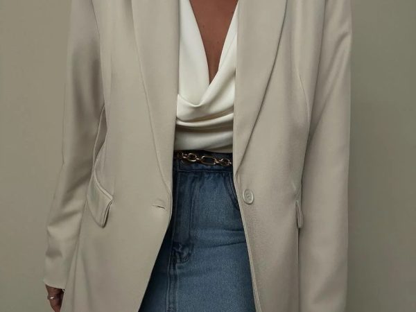 A Versatilidade do Blazer Feminino: Das Peças de Alfaiataria ao Xadrez