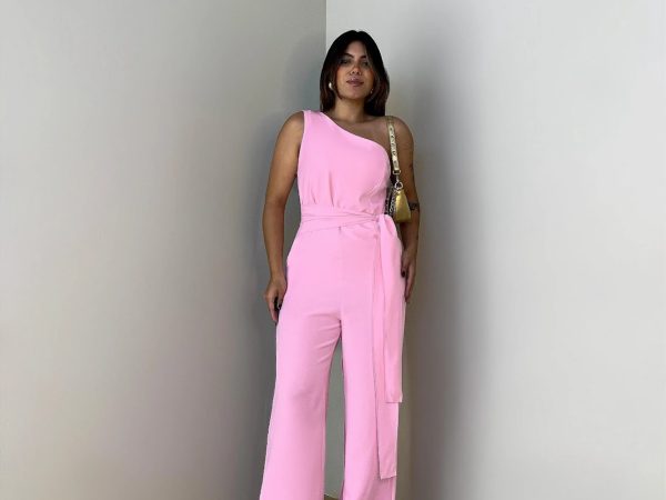 O charme da Alfaiataria Feminina: do Macacão à Calça Feminina