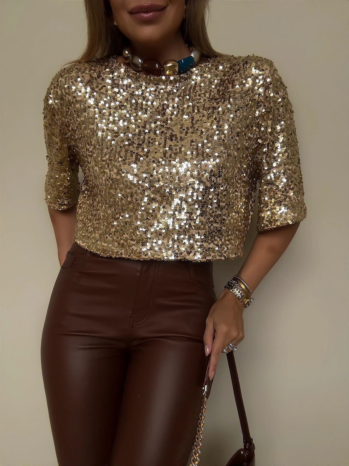Moda Feminina: A Elegância da Camisa Cropped